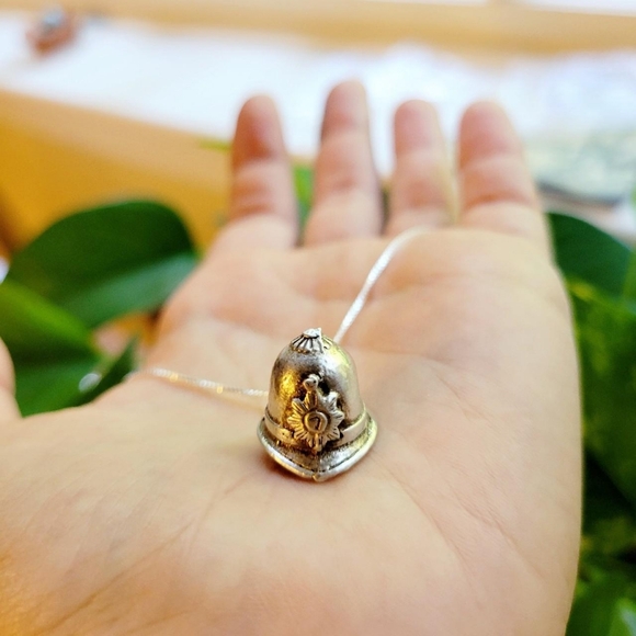 Vintage Sterling Silver Fireman's Helmet Necklace - Picture 4 of 8